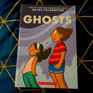 Like New : Ghosts :by Raina Telgemeier